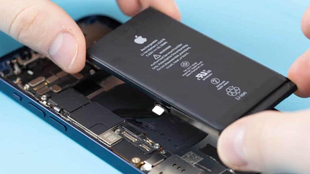 Apple volta aos tribunais para se defender dos problemas com as baterias no iPhone