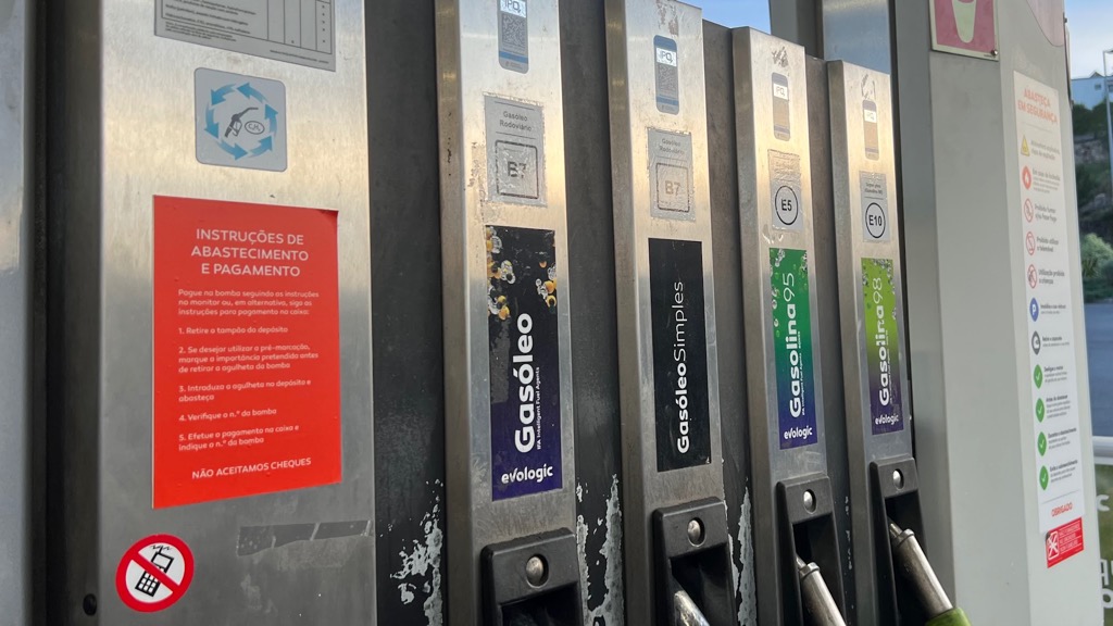 Preços do gasóleo e gasolina voltam a subir na segunda-feira