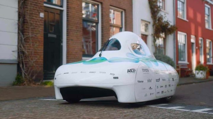 Imagem do ECO-RUNNER XIII, um automóvel a hidrogénio