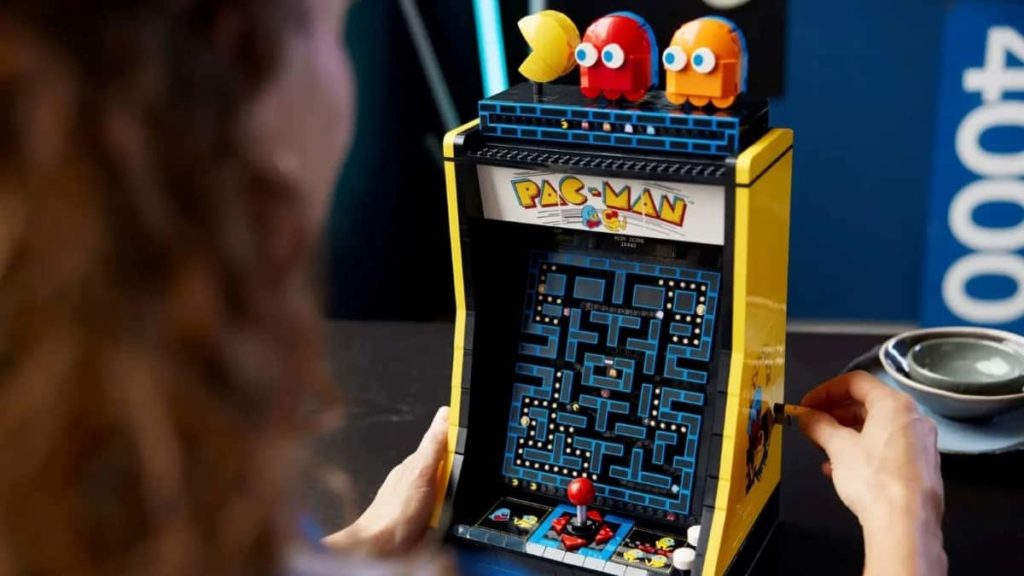 LEGO tem uma prenda para os nostálgicos: uma arcade dedicada ao PAC-MAN