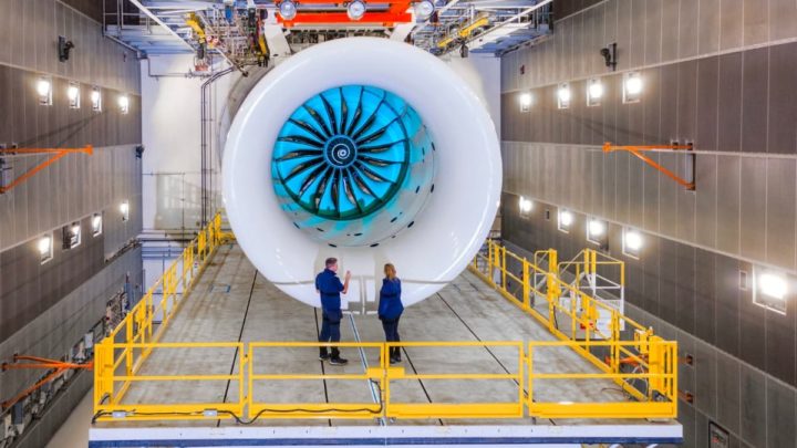 Imagem do motor de avião UltraFan da Roll-Royce