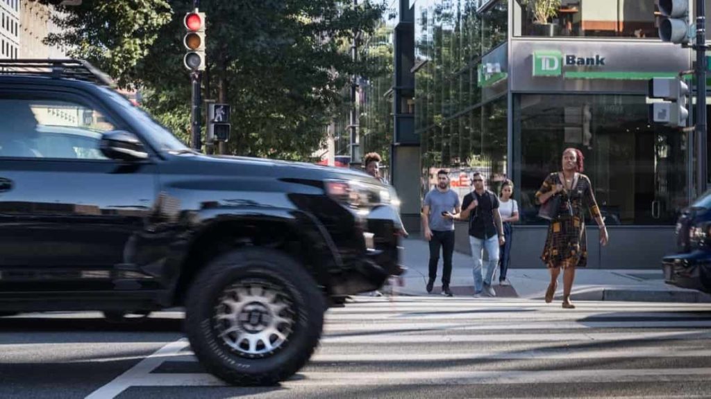 Tendência e fascínio pelos SUV está a colidir com a segurança de ciclistas e peões