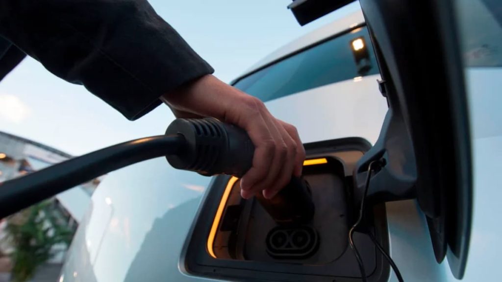O DOE dos EUA vai investir 15,5 mil milhões de dólares na transição para os veículos elétricos