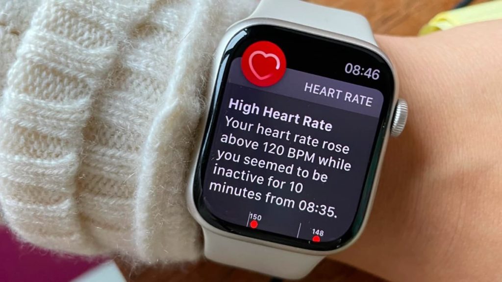 Apple Watch alerta utilizadora para coágulo de sangue nos pulmões durante o sono