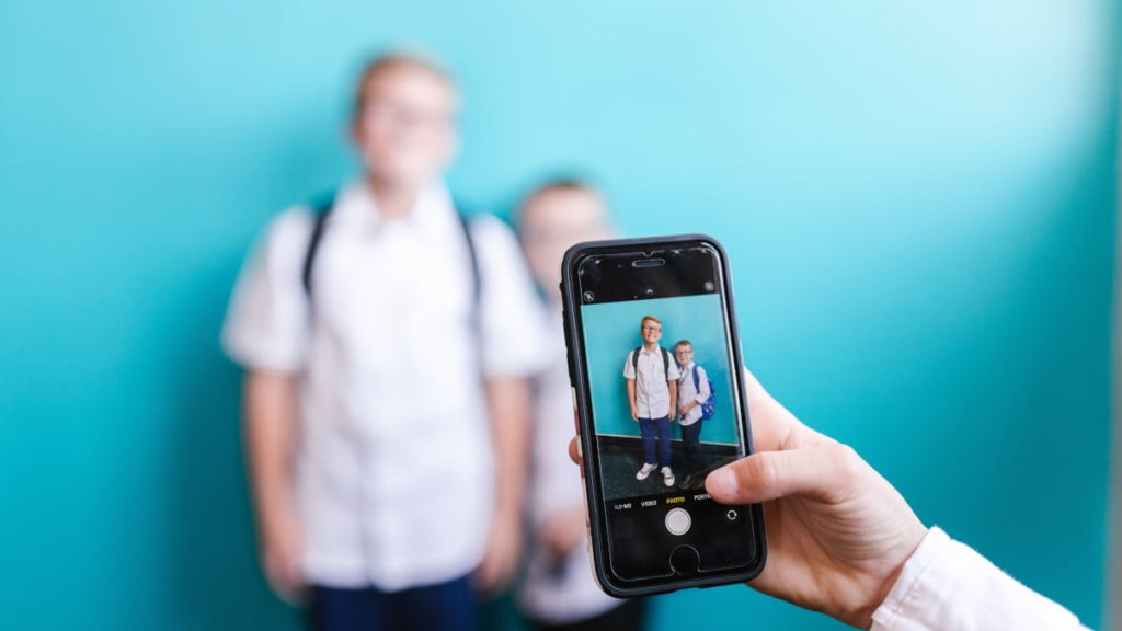 É melhor parar de partilhar as fotografias dos seus filhos nas redes sociais…