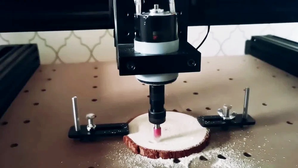 Impressora 3D, gravadora laser ou máquina CNC? Faça a sua escolha