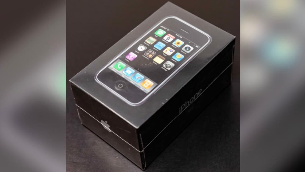 Quem dará 100 mil dólares por um iPhone original lacrado de 4 GB?