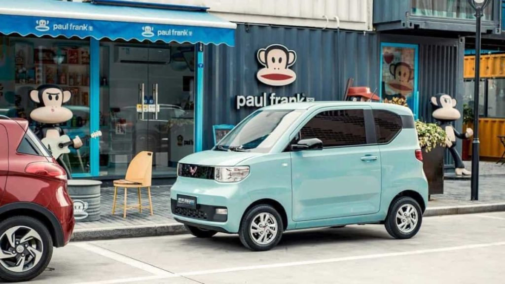 China mudou de ideias e reintroduziu os incentivos à compra de carros elétricos