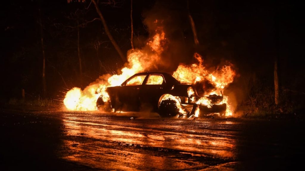 Eléctricos têm menos probabilidade de incendiar do que os carros de combustão