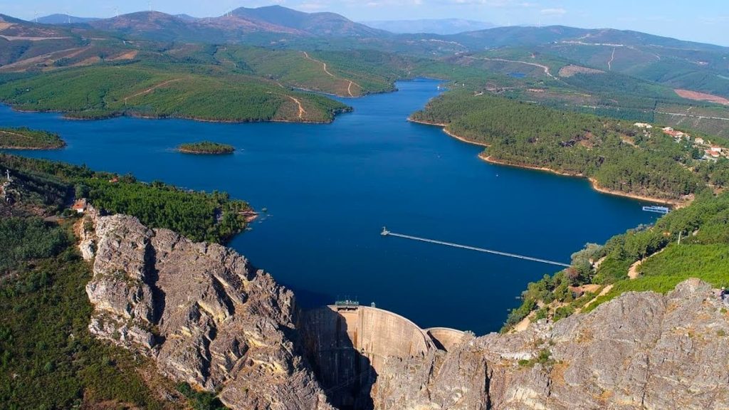 Estes são os 10 países que produzem a eletricidade mais limpa do mundo