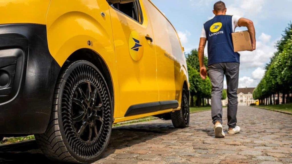 Larga maioria trocaria os pneus do carro por uns pneus sem ar (como os da Michelin)