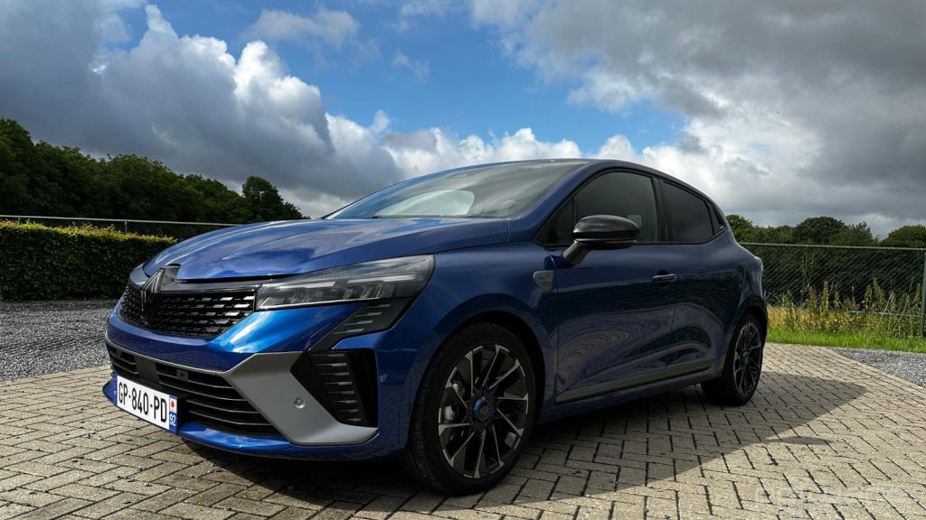 Ensaio internacional do novo Renault Clio E-Tech full hybrid 145