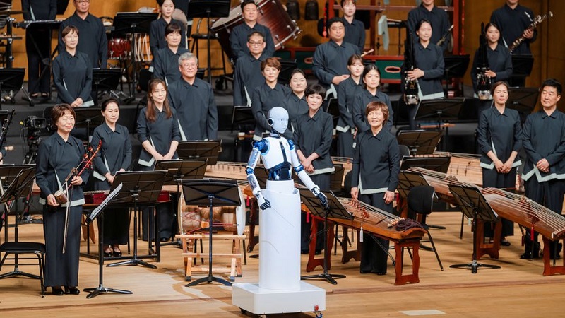 Robot transformado em maestro liderou a orquestra nacional da Coreia do Sul