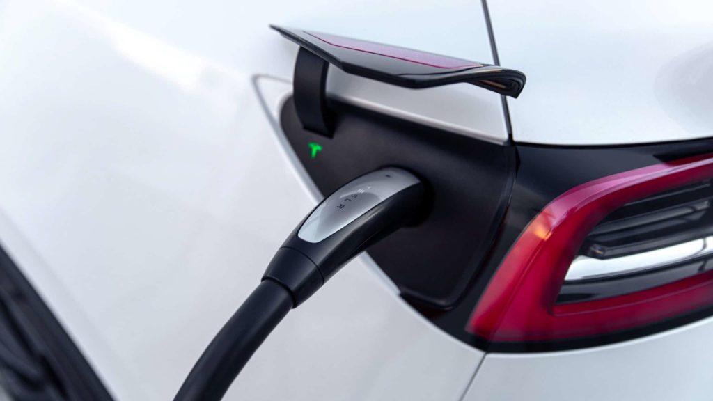 Tesla arrasa mercado dos elétricos nos EUA assegurando 60% de quota
