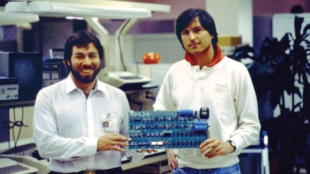 Manuscrito de Steve Jobs sobre o Apple I vendido por mais de 160 mil euros
