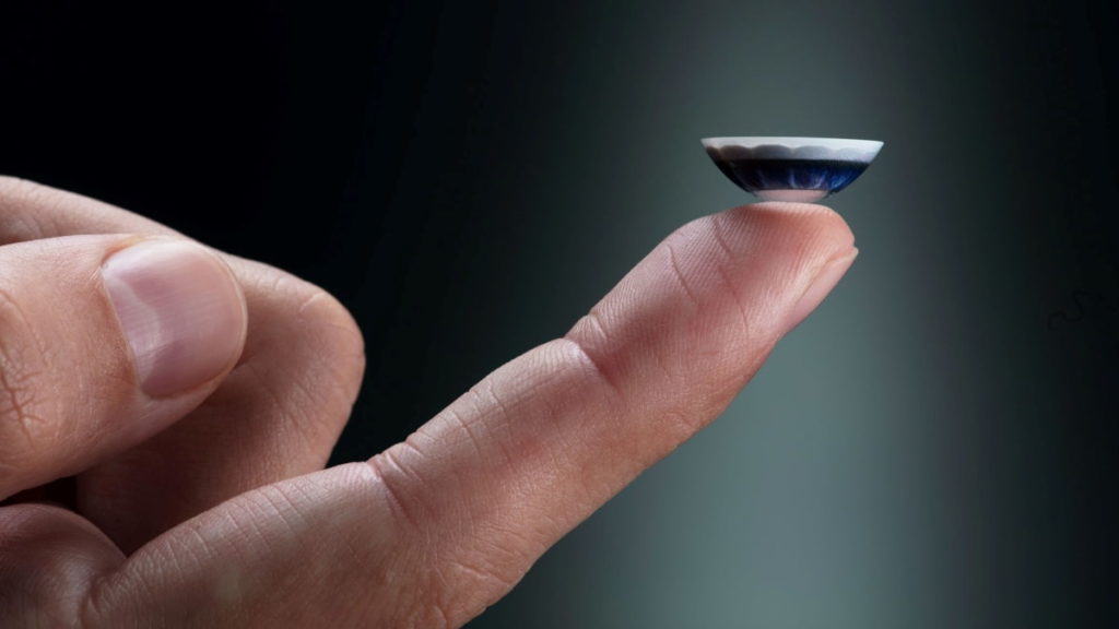 A bateria destas lentes de contacto inteligentes é carregada com as lágrimas humanas