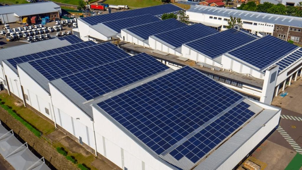 Barreiras e dificuldades na UE para a instalação de painéis solares. Mas por que razão?