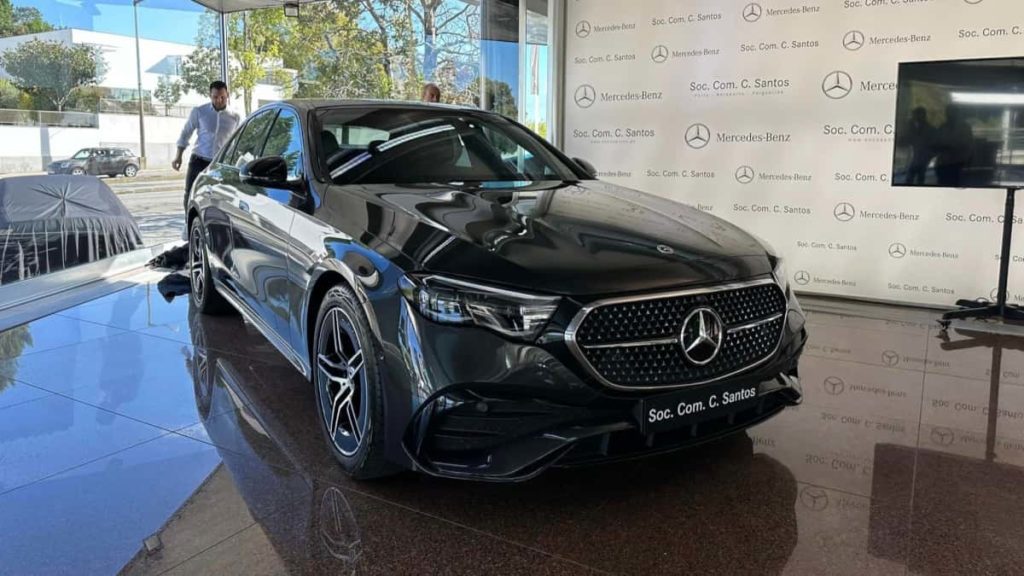 Novo Mercedes-Benz Classe E é uma referência tecnológica e fomos conhecê-lo