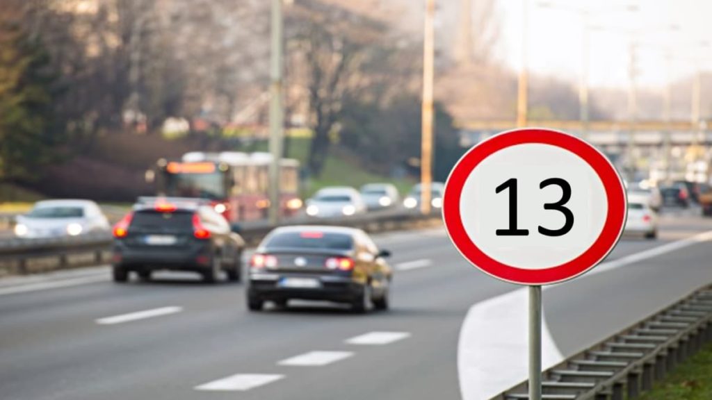 A primeira multa de velocidade da história foi emitida por conduzir a 13 km/h