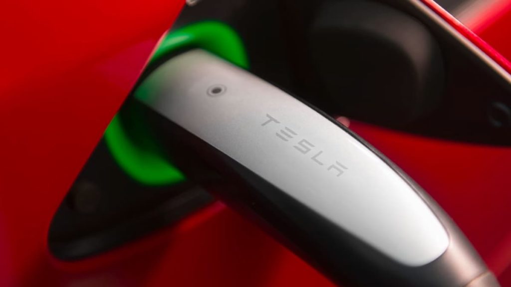 Tesla é a marca de automóveis à qual os consumidores são mais fiéis