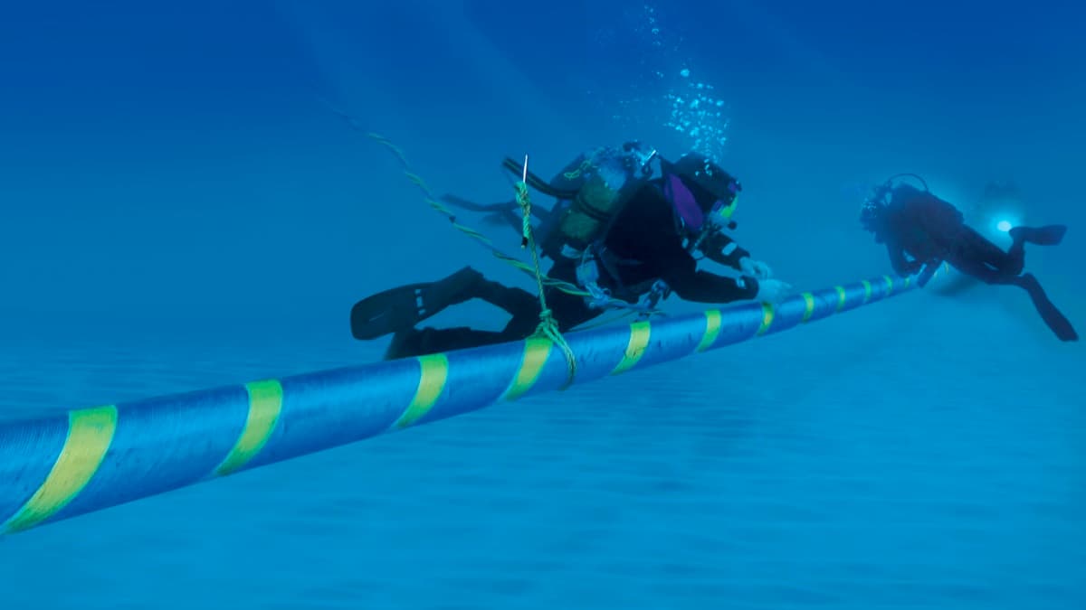 Novo cabo submarino de 1 GW transportará energia limpa entre a Itália e a Grécia