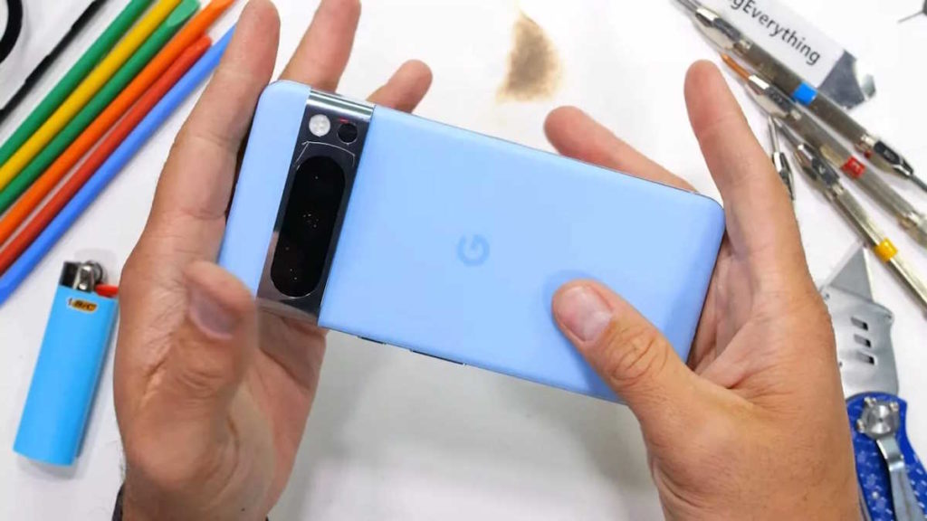 Pixel 8 Pro foi testado para avaliar a sua resistência e bateu muita da sua concorrência