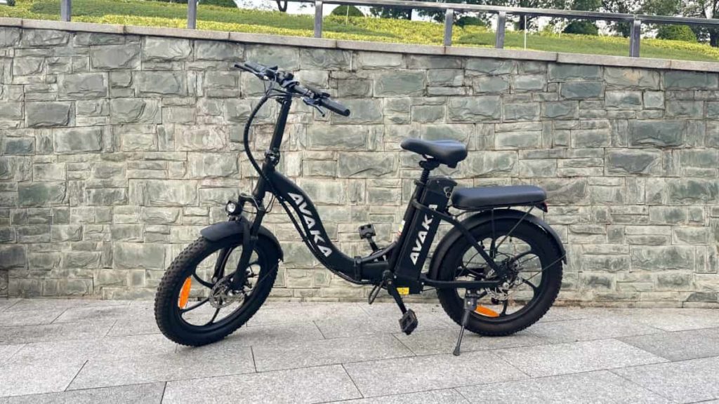 Se procura uma bicicleta elétrica para viagens suaves na cidade, conheça a AVAKA BZ20 PLUS