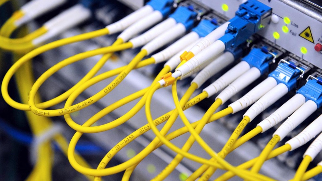 ANACOM obriga MEO a ter ofertas de acesso à sua rede de fibra
