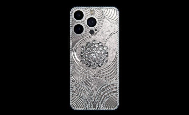 Imagem iPhone 15 Pro Max cravejado de diamantes