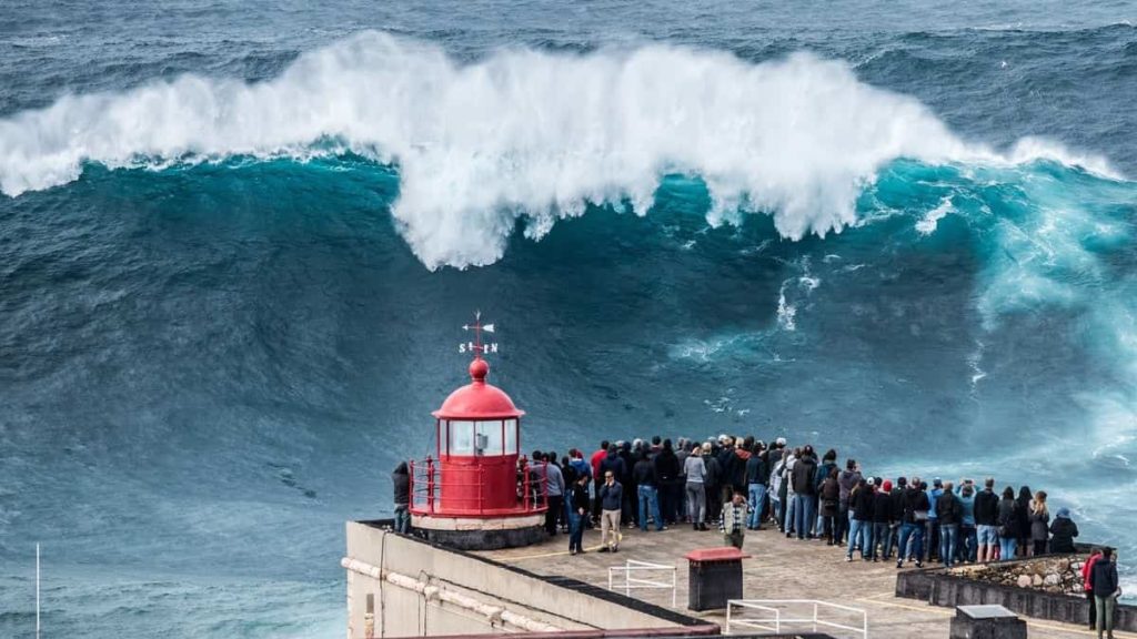 IA consegue prever a ocorrência de ondas rebeldes usando dados de 700 anos