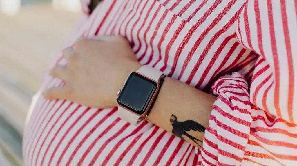 Mulher diz que o Apple Watch ajudou a salvar a sua vida e a do seu bebé