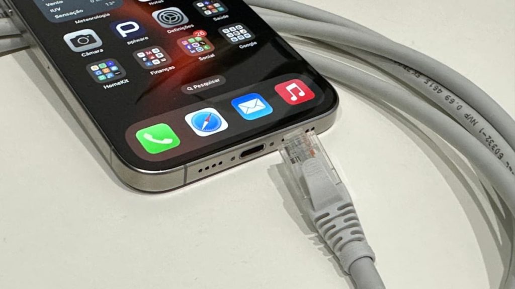 Dica: aprenda a ligar o seu iPhone à rede por cabo