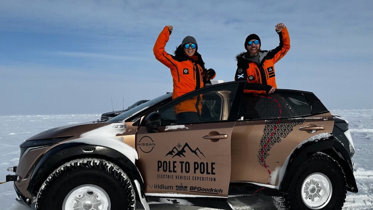 Carro elétrico completou a primeira viagem de sempre do Pólo Norte ao Pólo Sul!