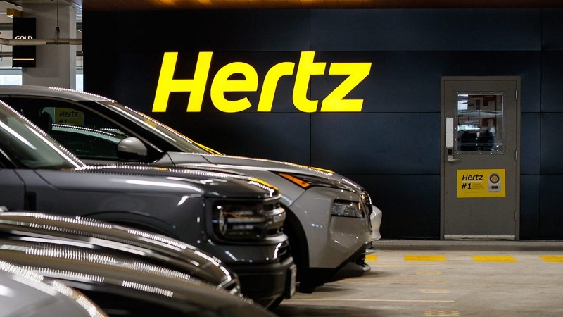 Hertz perde 1,3 mil milhões de dólares depois da aposta nos carros elétricos