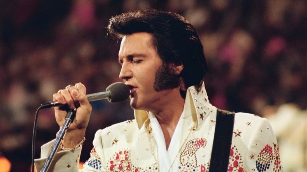 Elvis Presley regressa aos palcos com espetáculo “nunca antes visto”