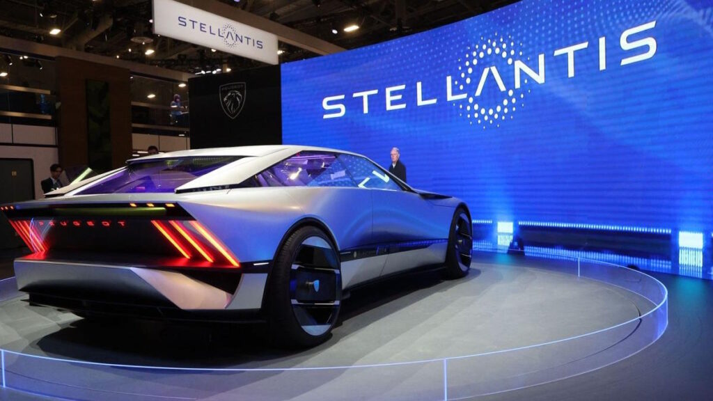 Stellantis não vai entrar na guerra de preços com as restantes marcas de carros elétricos