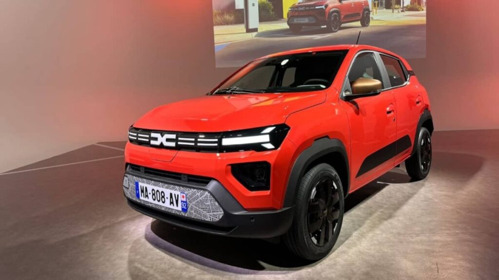Dacia apresenta o novo Spring totalmente elétrico e mais atraente do que nunca