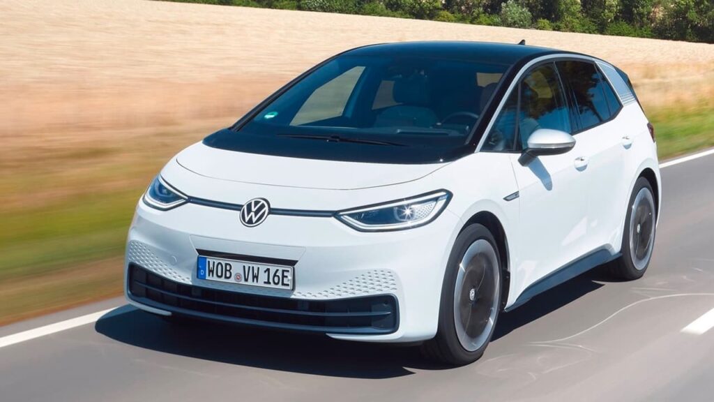 Volkswagen contra-ataca preços Tesla e oferece descontos agressivos nos elétricos