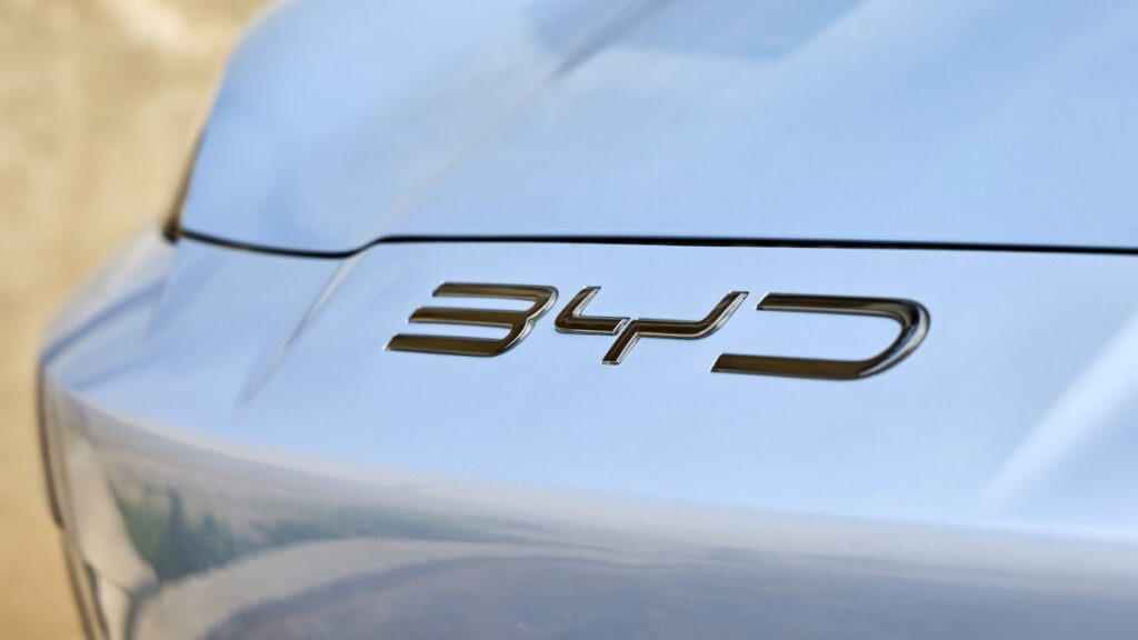 BYD volta a bater recorde de vendas de carros mesmo com quebra nos elétricos
