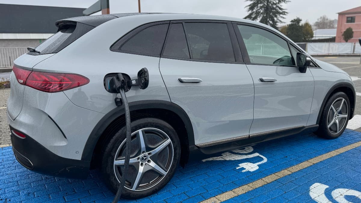 Alemanha: automóveis elétricos cortam mil milhões de litros de combustíveis fósseis ano