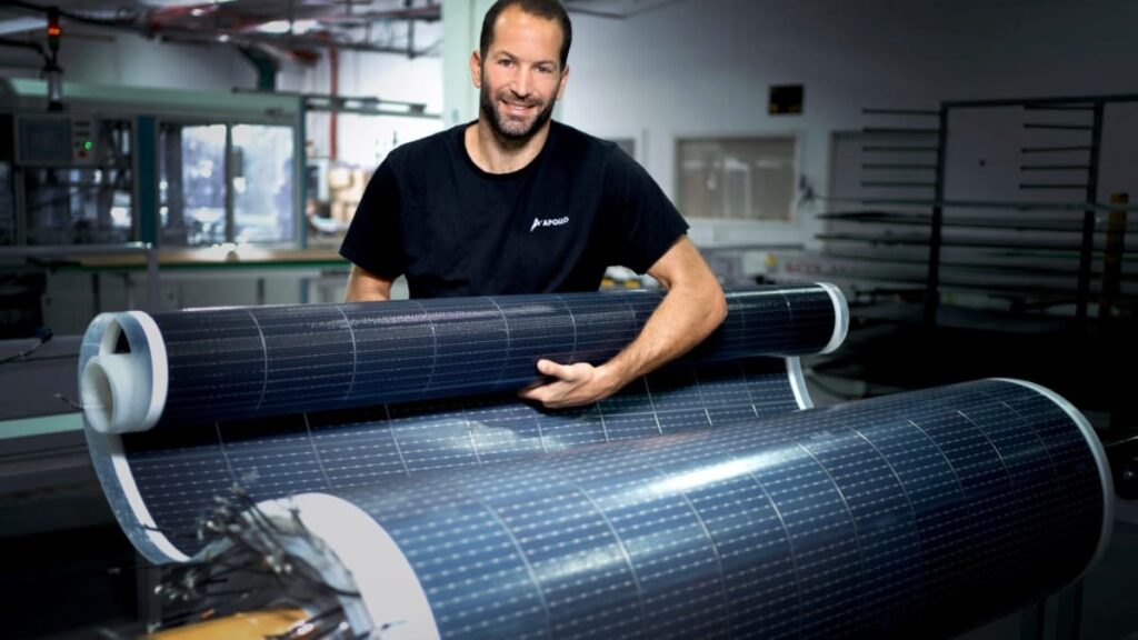 Startup cria painéis solares leves e flexíveis para produzir energia em qualquer lugar