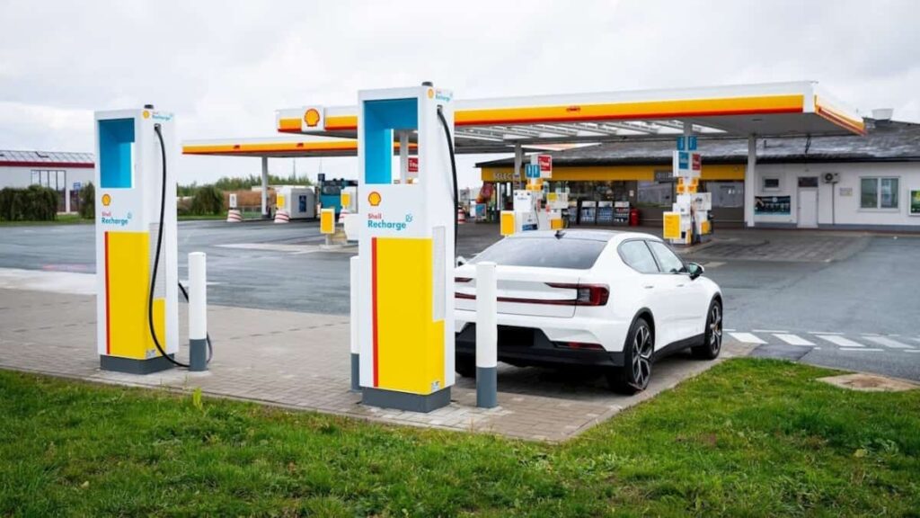 Petrolífera Shell quer ter mais centrais de carregamento para elétricos