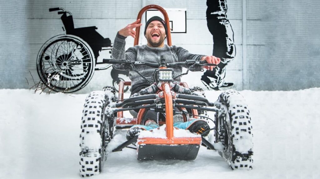 Exoquad: veículo todo-o-terreno para pessoas em cadeira de rodas desfrutarem de aventuras