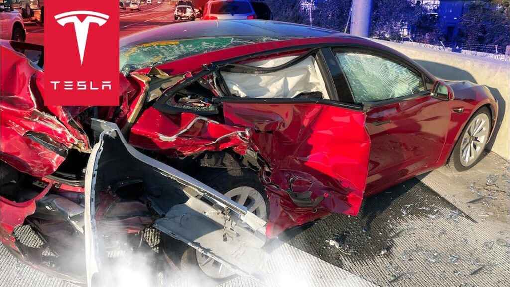Tesla pede ajuda à Apple para provar culpa em acidente fatal com piloto automático