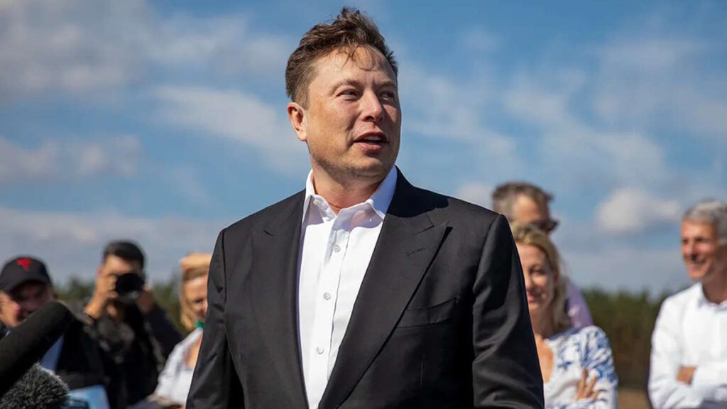 Elon Musk desafia Alexandre Moraes e recusa-se a bloquear contas do X no Brasil