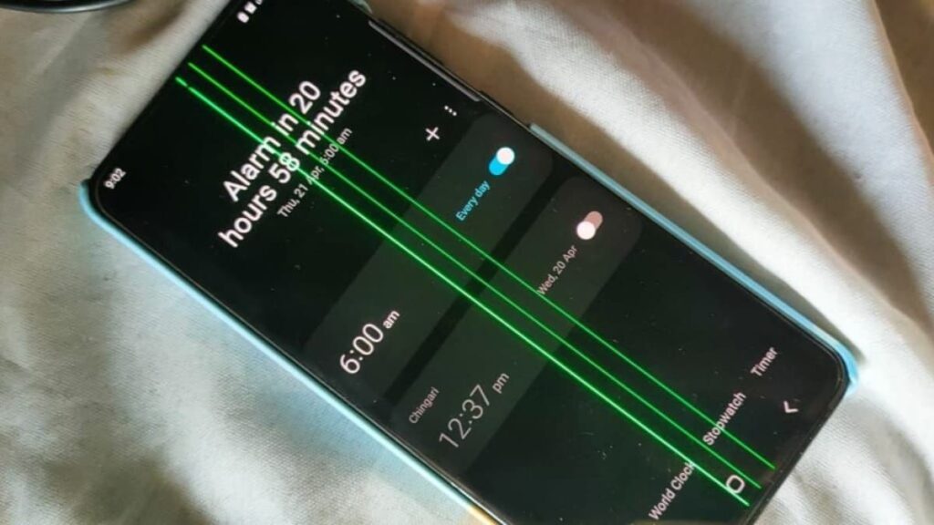 Samsung substituirá gratuitamente o ecrã dos Galaxy que tiverem o problema da linha verde