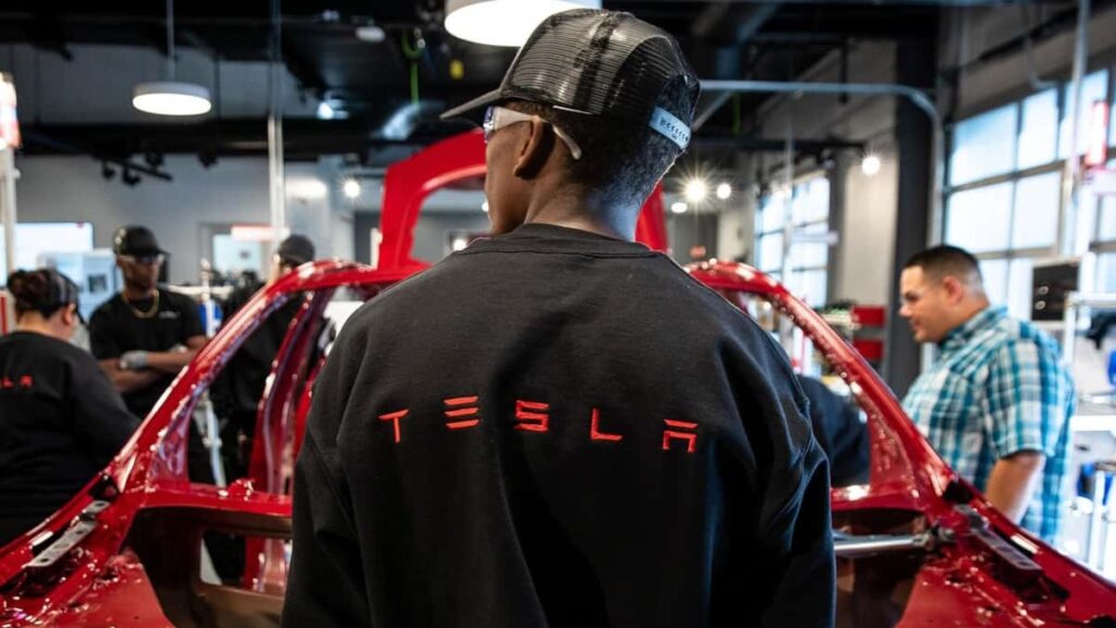 Receitas da Tesla afundam num trimestre complicado para a empresa de Elon Musk