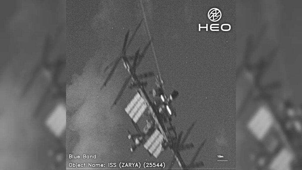 Incrível: Estação Espacial Internacional captada por satélite a 70 km de distância