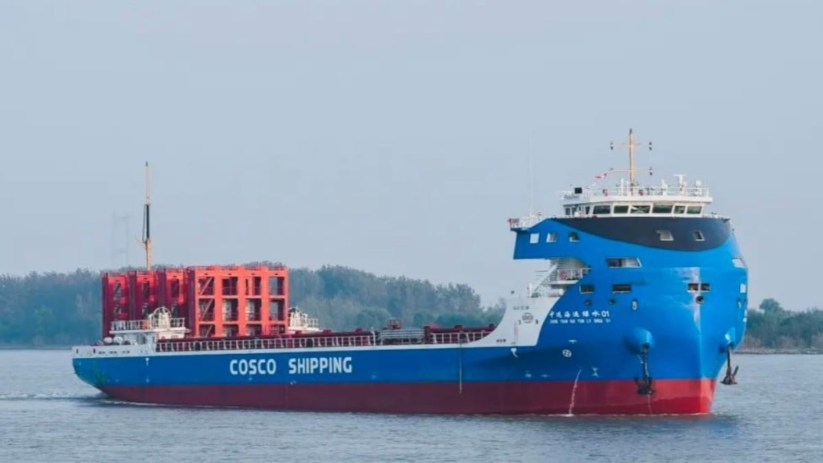 China lança o maior navio porta-contentores totalmente elétrico do mundo, o Greenwater 01