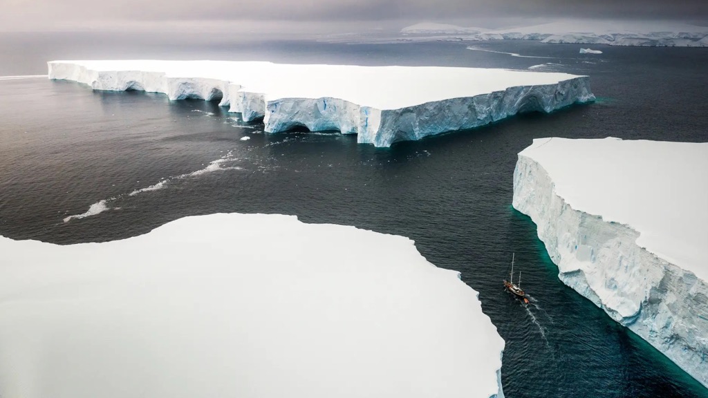 Iceberg de 380 quilómetros quadrados separa-se da plataforma Brunt